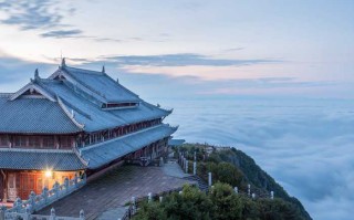 成都租辆混动商务车，一天到底要花多少钱？别急，先看完这篇避*指南