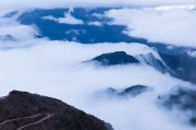 在成都租了辆23座中巴，跑趟川西才知道什么叫刚刚好